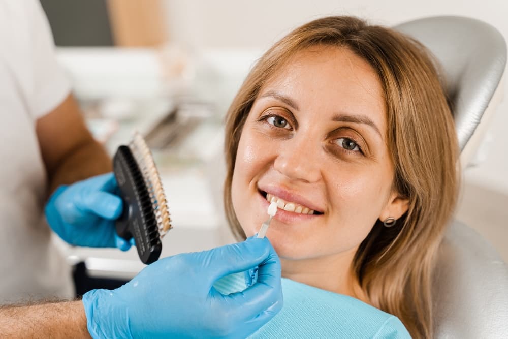 ציפוי חרסינה לשיניים – יתרונות וחסרונות